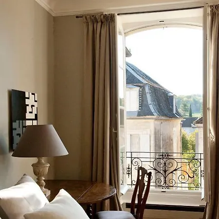 Maison De Bibby Bed & Breakfast